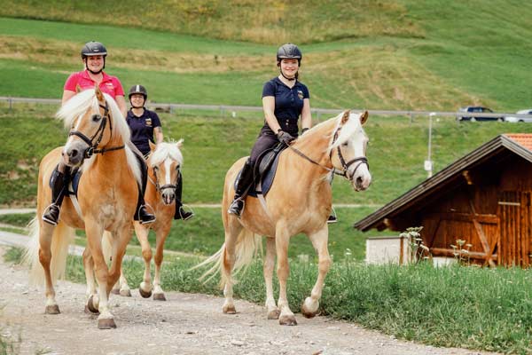 Gut Darrehof | Ausreiten in Serfaus