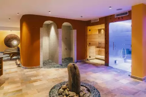 03_hotel-darrehof_sauna.webp